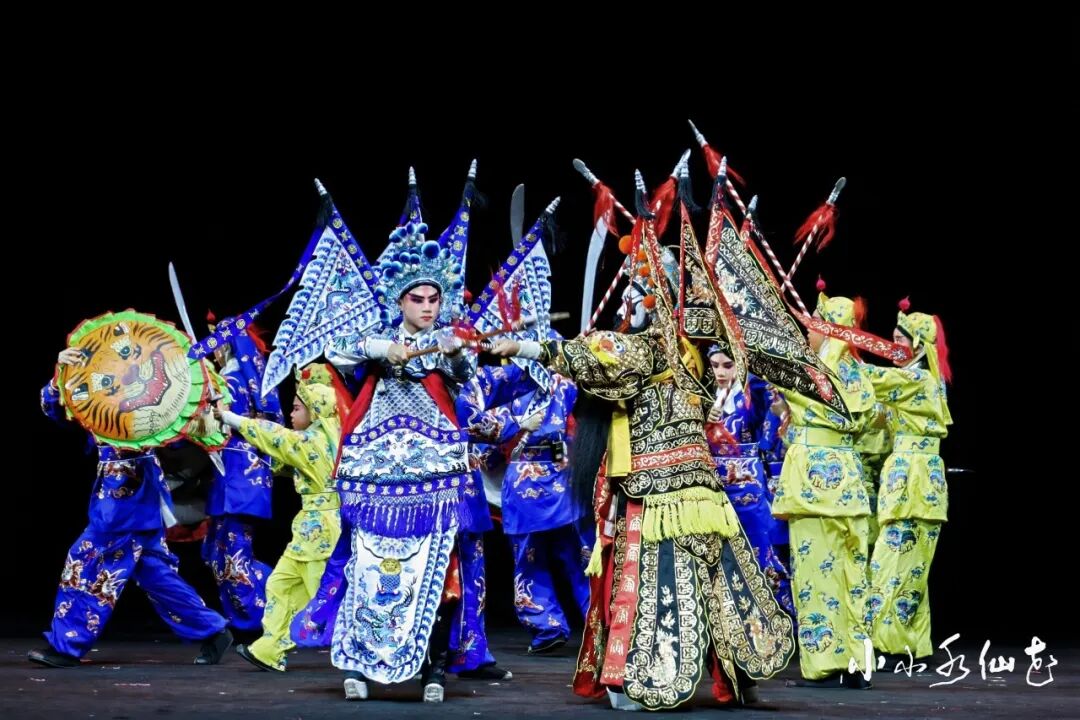 中国戏剧家协会副主席尹晓东出席活动并