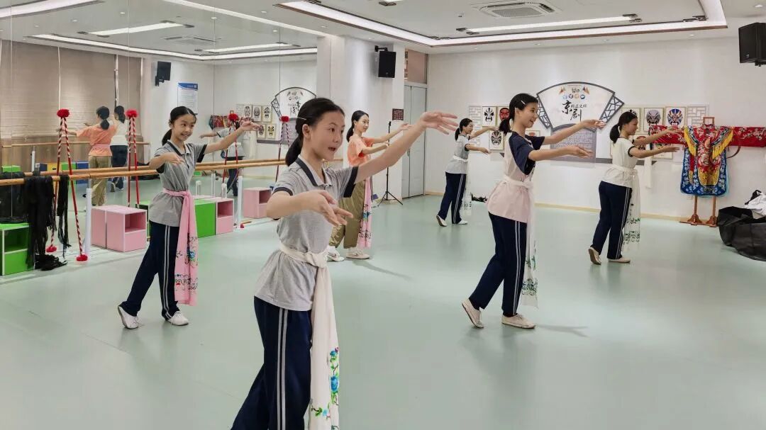 均斩获一等奖